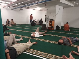 Adab yang hilang di masjid atau mushola